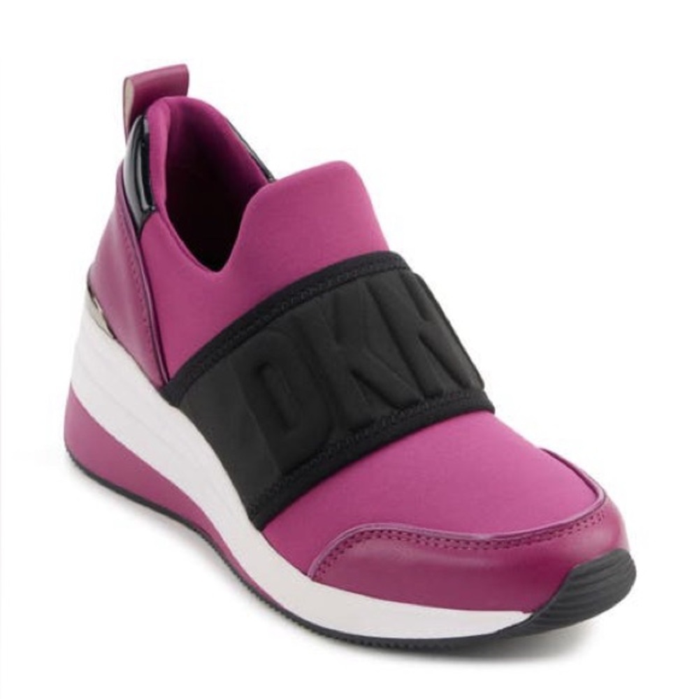 DKNY Women's Kamryn Slip-On Logo Wedge Sneakers Sz 7 MSRP $139